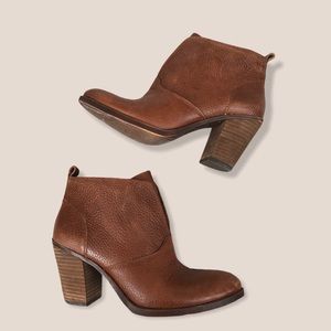 Lucky Brand Ehllen ankle booties boots size 8